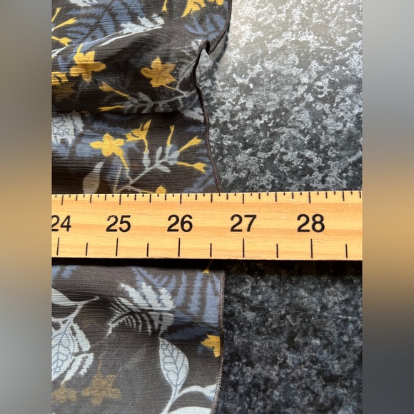 Cabi Sleeveless Blouse - Picture 9 of 12